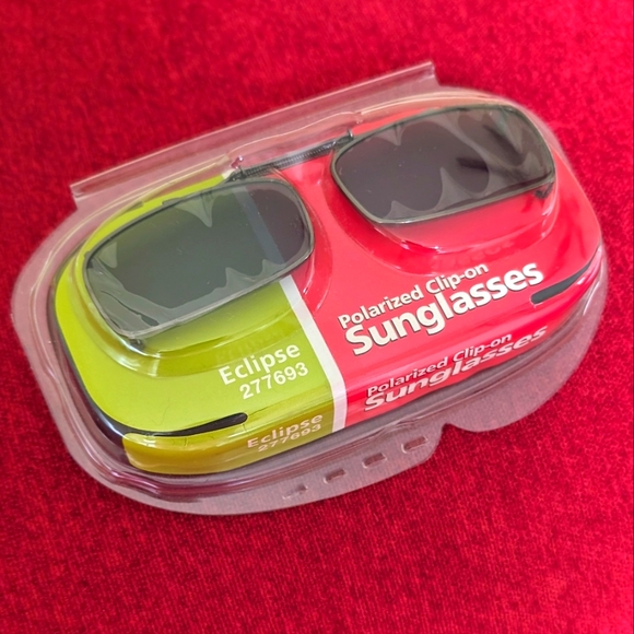 NWT VISUAL IMPACT WOMEN'S POLARIZED CLIP-ON SUNGLASSES - ECLIPSE - Picture 1 of 5